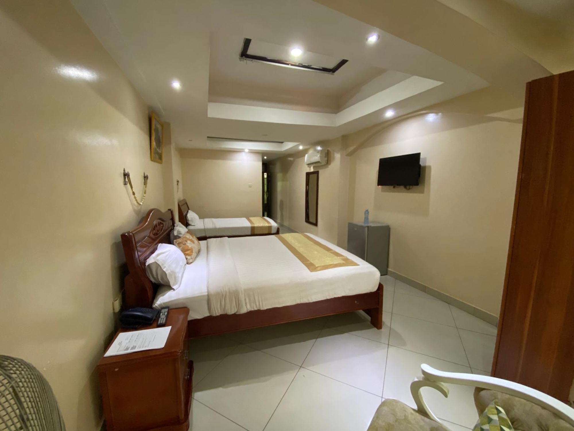 La Grande Hotel Kampala Exterior photo