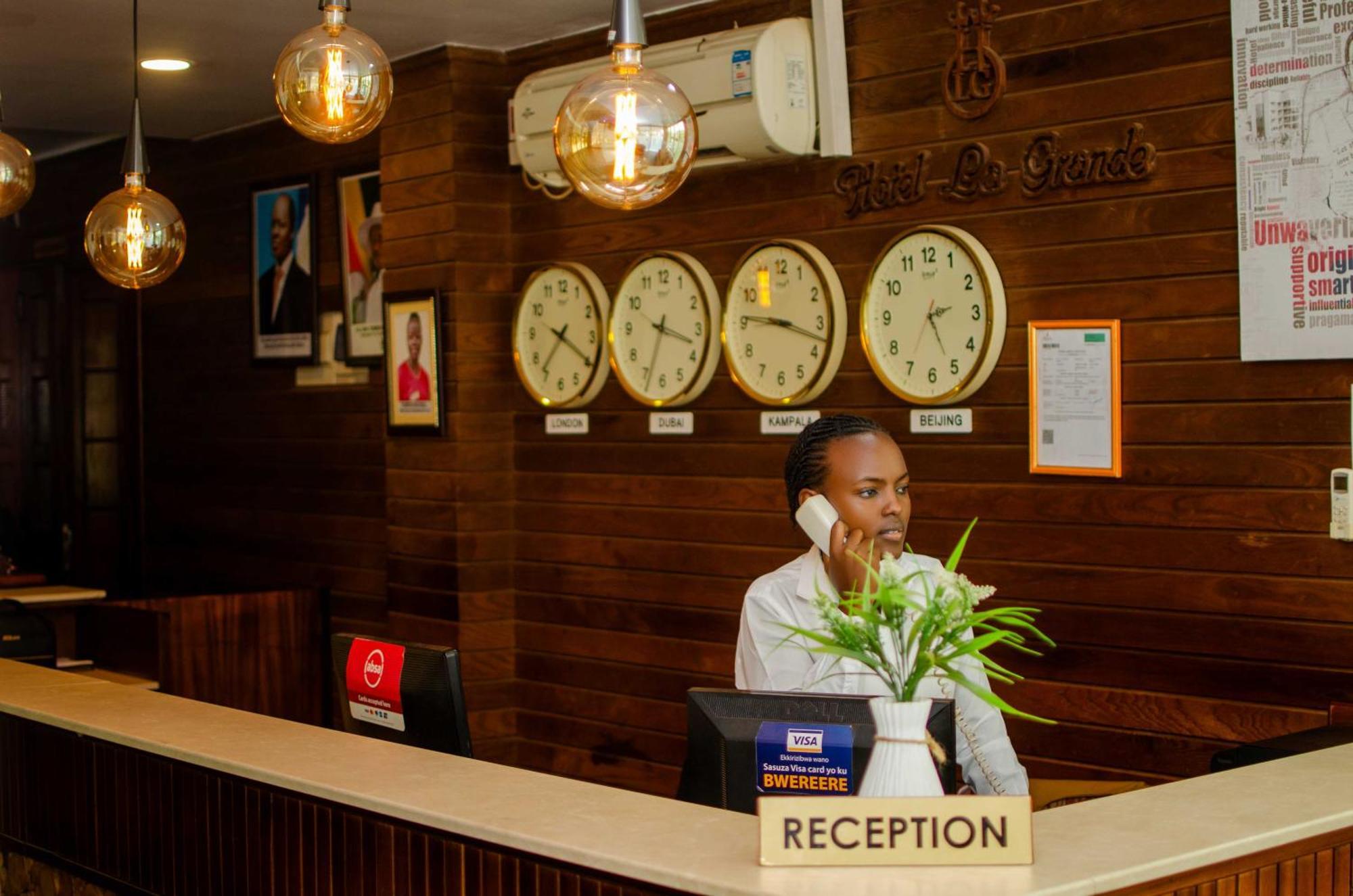 La Grande Hotel Kampala Exterior photo
